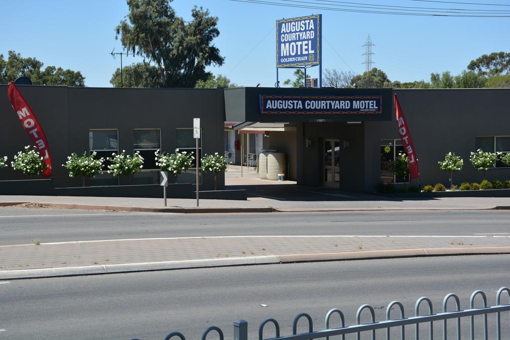 Augusta Courtyard Motel Порт Огъста Екстериор снимка